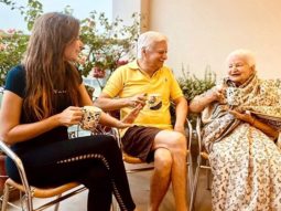 Kanika Kapoor spends quality time at home with parents after recovering from Covid-19