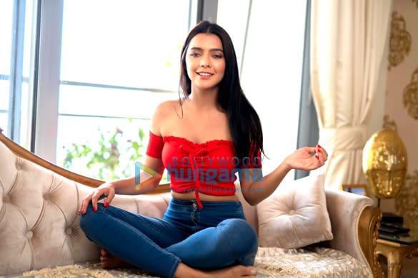 ruhi singh 50