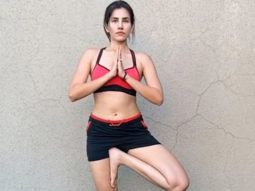 Sonnalli Seygall’s YOGA routine amidst Quarantine time | Fitness | COVID-19