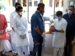 VIDEO: Inside Rishi Kapoor’s funeral; Ranbir Kapoor performs the last rites