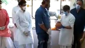 VIDEO: Inside Rishi Kapoor’s funeral; Ranbir Kapoor performs the last rites