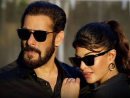 Watch: Locals cheer as Salman Khan and Jacqueline Fernandez go cycling in Panvel 