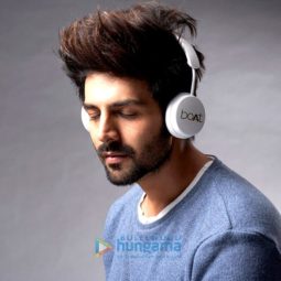 Celeb Photos Of Kartik Aaryan