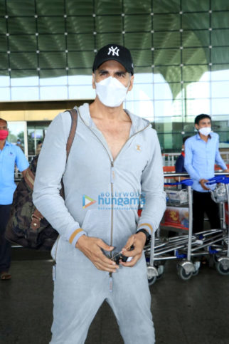 Photos: Bellbottom team snapped at the airport, leave for Scotland