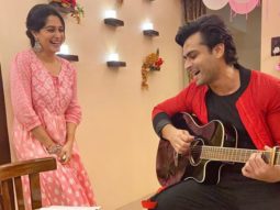 Shoaib Ibrahim croons ‘Maine Pucha Chaand Se’ for Dipika Kakar and she can’t stop blushing