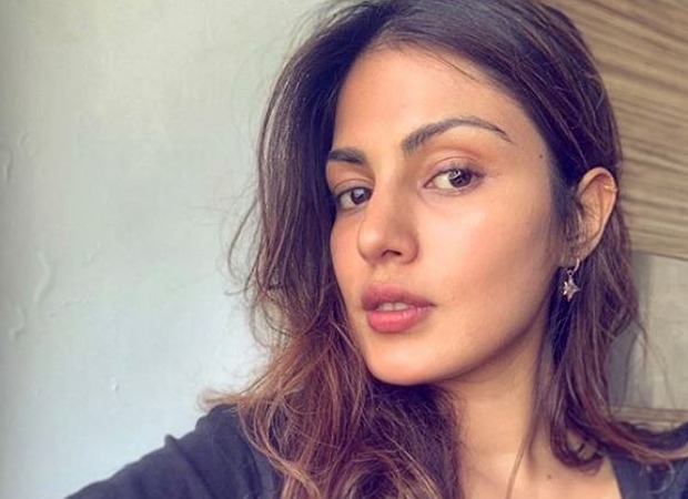 Mumbai Police Officer arrives at Rhea Chakraborty's residence after she seeks help 