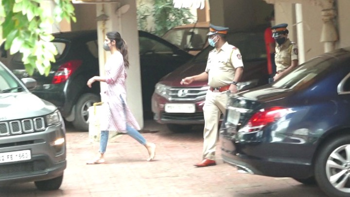 Rhea Chakraborty leaves for NCB office for questioning