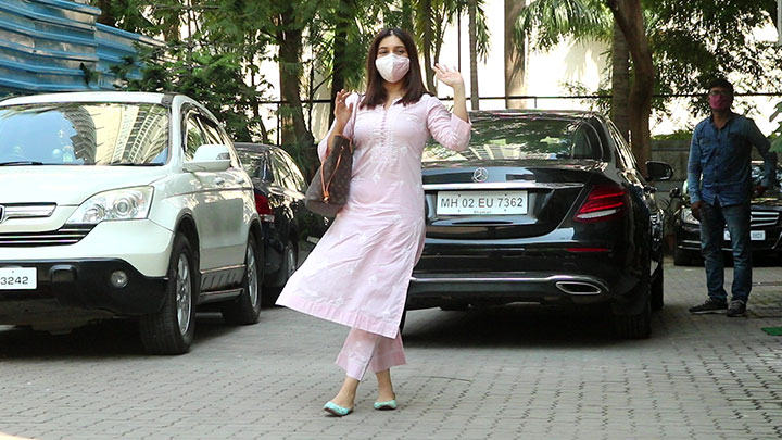 Bhumi Pednekar spotted at Anand L Rai office Andheri