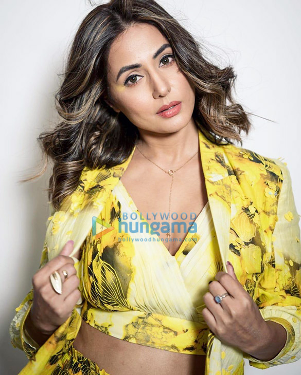 hina khan 4 4