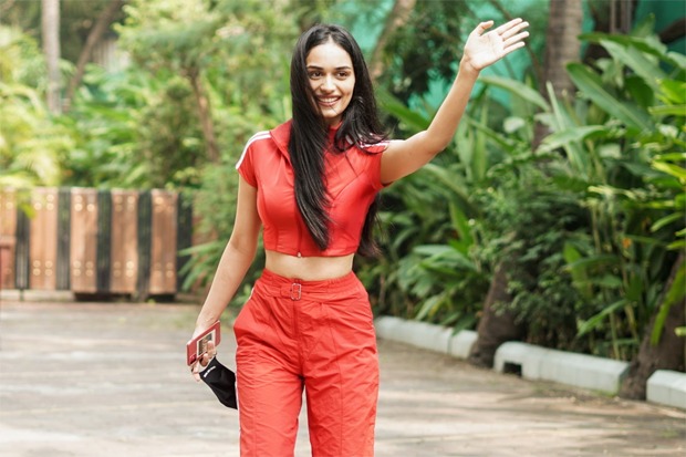 Manushi Chhillar joins Akshay Kumar for Prithviraj shoot Manushi Chhillar joins Akshay Kumar for Prithviraj shoot