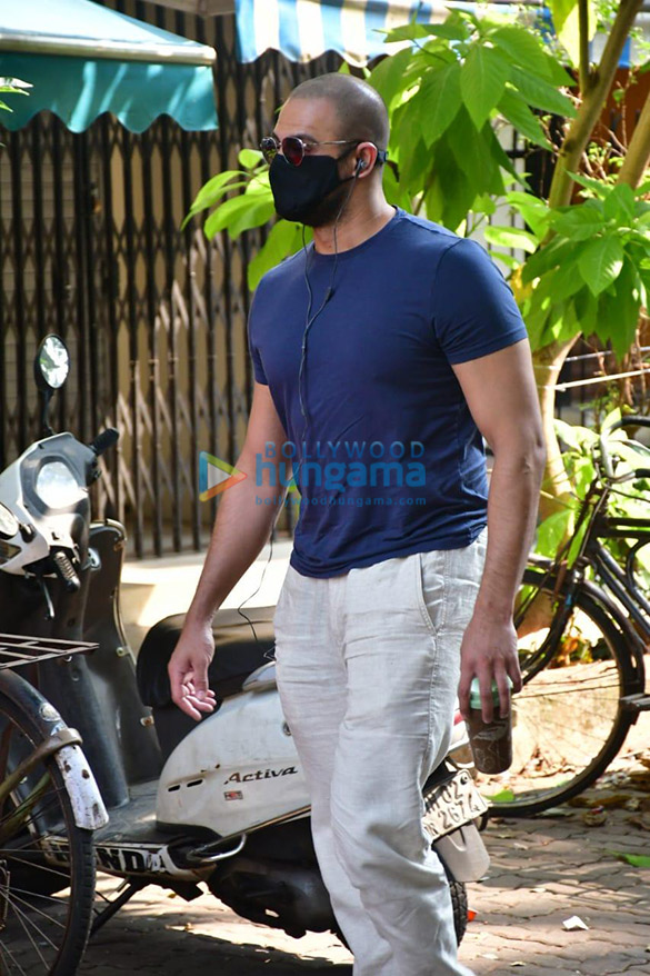 Photos: Arunoday Singh spotted in Bandra Photos: Arunoday Singh spotted in Bandra