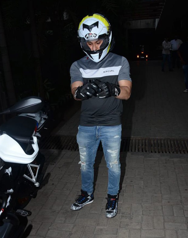 PICTURES: Kumal Kemmu purchases a BMW R2150 bike worth over Rs. 26 lakhs