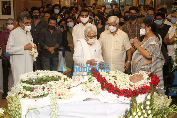 pictures soumitra chatterjees funeral in kolkata 1
