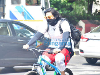 Photos: Ali Fazal spotted cycling in Bandra