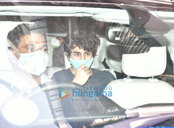 photos amrita singh and ibrahim ali khan snapped at bandra 2