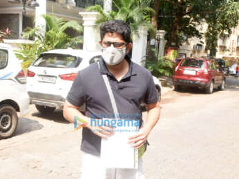 Photos: Arshad Warsi spotted at a clinic in Bandra