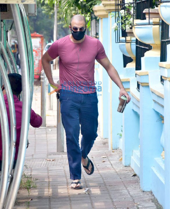 photos arunoday singh spotted in bandra 2