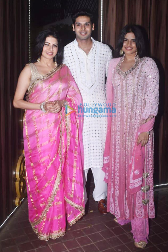 Photos: Bhagyashree, Abhimanyu Dassani and Avantika Dasani snapped at Juhu Photos: Bhagyashree, Abhimanyu Dassani and Avantika Dasani snapped at Juhu