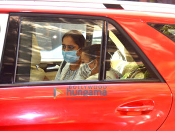 Photos: Bharti Singh and Harsh Limbachiyaa arrive at the NCB Office