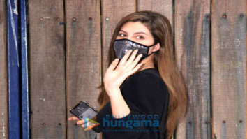 Photos: Elnaaz Norouzi spotted outside a dubbing studio in Bandra