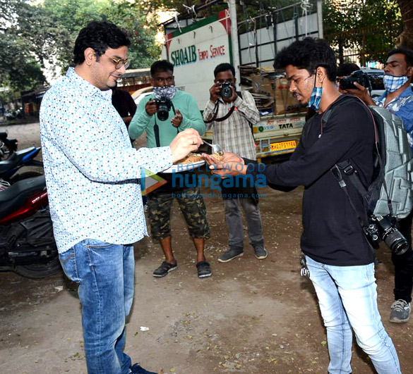 photos fatima sana shaikh and mukesh chhabra snapped in versova 5