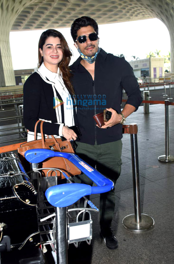photos gauahar khan sharad kelkar kainaat arora snapped at the airport 3