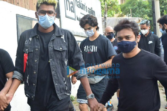 photos ishaan khatter snapped at hakims aalim salon in versova 2