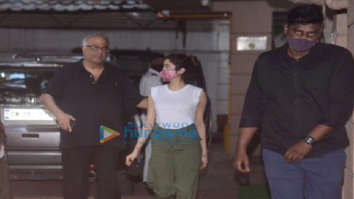 Photos: Janhvi Kapoor and Boney Kapoor snapped in Juhu