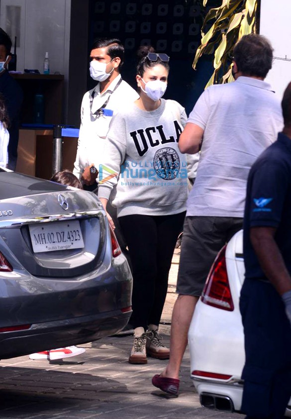 Photos: Kareena Kapoor Khan, Malaika Arora and others snapped at the airport