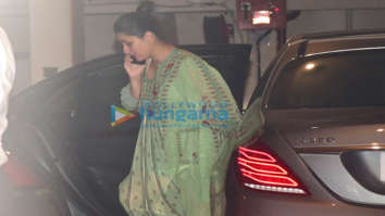 Photos: Kareena Kapoor Khan snapped in Bandra