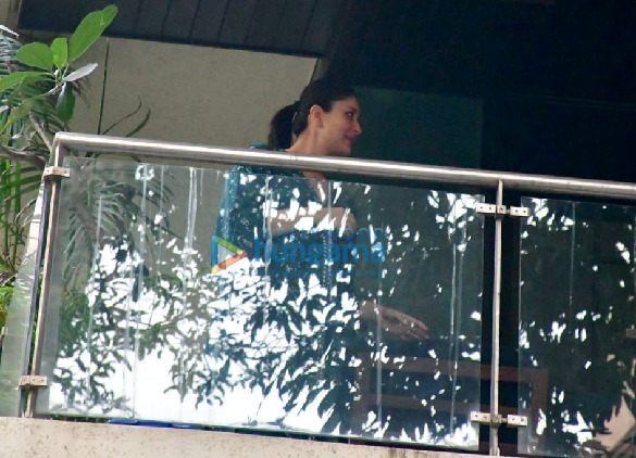 photos kareena kapoor khan spotted in bandra 1 10