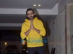 Photos: Kartik Aaryan snapped at his birthday celebrations