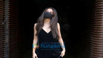 Photos: Kriti Kharbanda snapped at Estella in Juhu