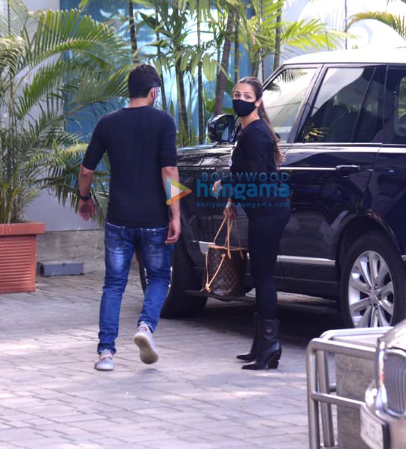 photos malaika arora snapped at the kalina airport 3
