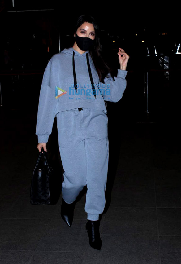 photos nora fatehi and sushmita sen snapped at the airport 3