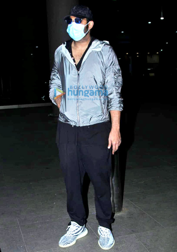 photos prabhas snapped at the airport 2