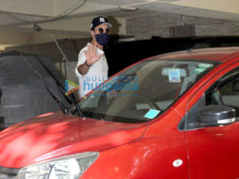 Photos: Ranbir Kapoor snapped at a dubbing studio in Bandra