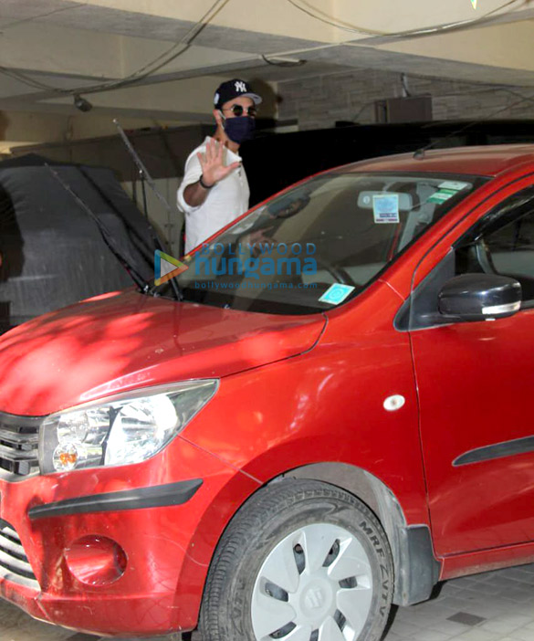 photos ranbir kapoor snapped at a dubbing studio in bandra 3