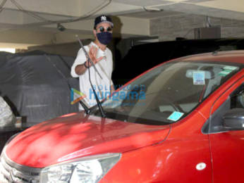 Photos: Ranbir Kapoor snapped at a dubbing studio in Bandra