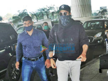 Photos: Ranbir Kapoor and Anupriya Goenka and others snapped at the airport