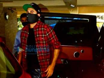 Photos: Ranbir Kapoor spotted at a dubbing studio