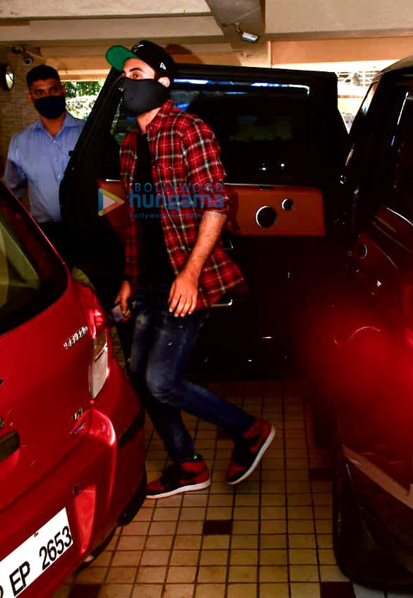 photos ranbir kapoor spotted at a dubbing studio 3 2