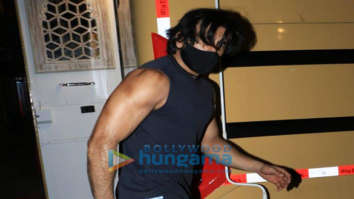 Photos: Ranveer Singh snapped after shoot in Mumbai
