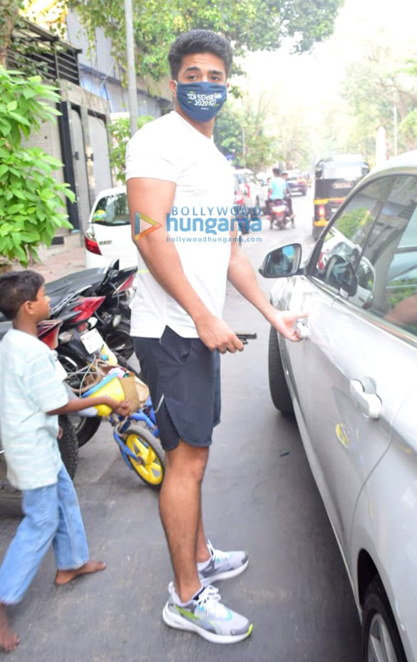 photos saqib saleem spotted at the kitchen garden in juhu 4