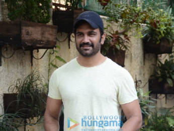 Photos: Sharad Kelkar snapped at a dubbing studio in Juhu
