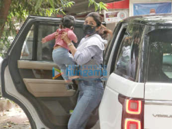 Photos: Shilpa Shetty snapped with her daughter at India Post office in Juhu