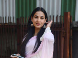 Photos: Sonal Chauhan snapped at Nature’s Basket in Juhu