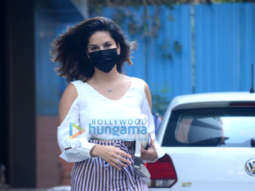 Photos: Sunny Leone snapped in Juhu