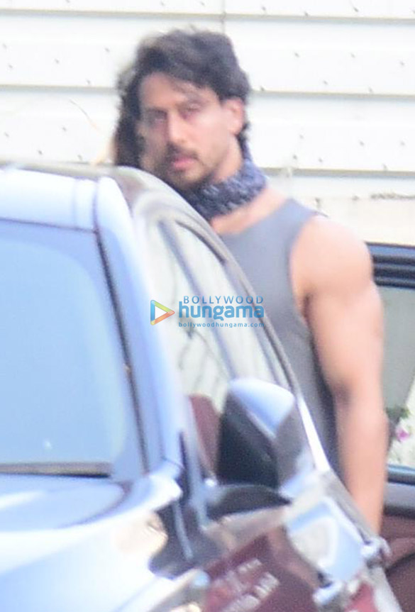 photos tiger shroff and disha patani snapped in bandra 4