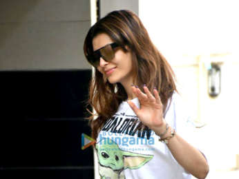 Photos: Urvashi Rautela spotted outside a salon